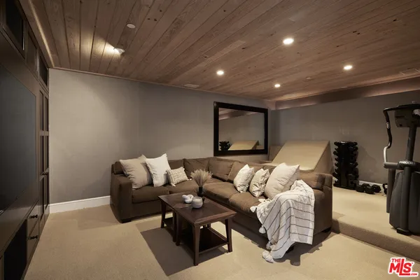 $70,000 | 31 Bay Drive, Laguna Beach, CA 92651