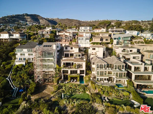 $70,000 | 31 Bay Drive, Laguna Beach, CA 92651