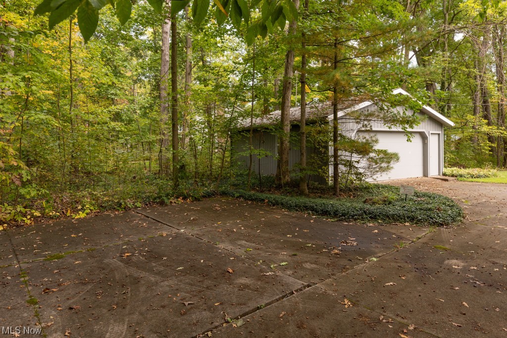 4616 Alliance Road Ravenna, OH 44266 - Photo 3 of 28 Garage