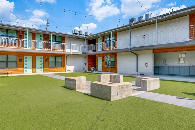 $1,200 | 5520 Gaston Avenue, Unit 207, Dallas, TX 75214