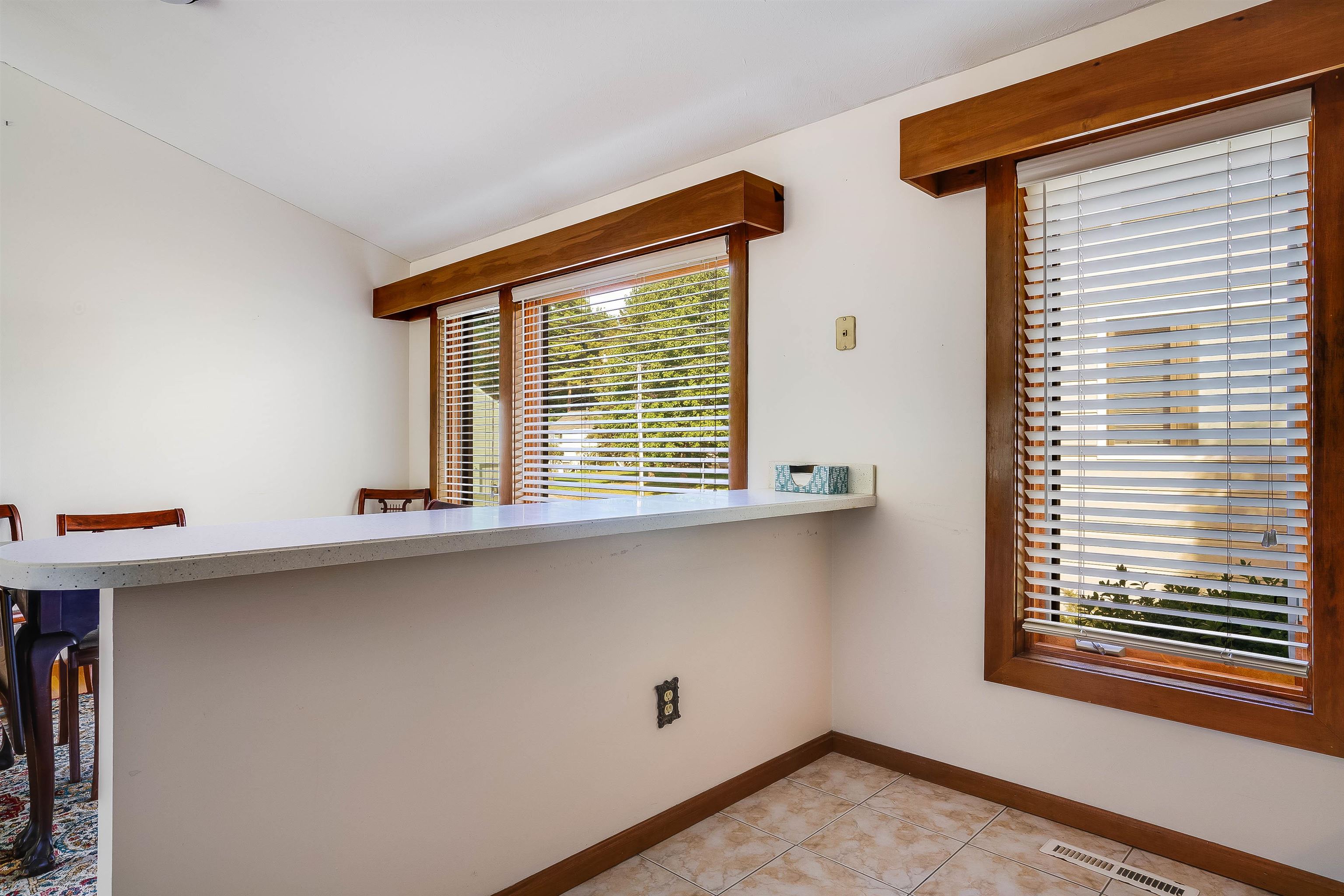 22 Landsdown Drive Nashua, NH 03062 - Photo 10 of 40