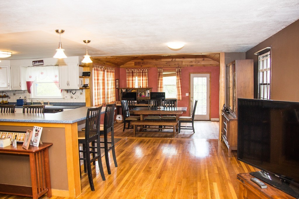 48 Brookbridge Road Stoneham, MA 02180 - Photo 3 of 15 Gallery Image 3
