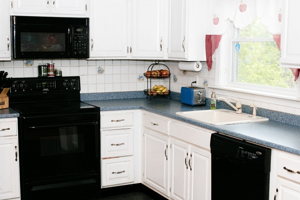 48 Brookbridge Road Stoneham, MA 02180 - Photo 8 of 15 Gallery Image 8