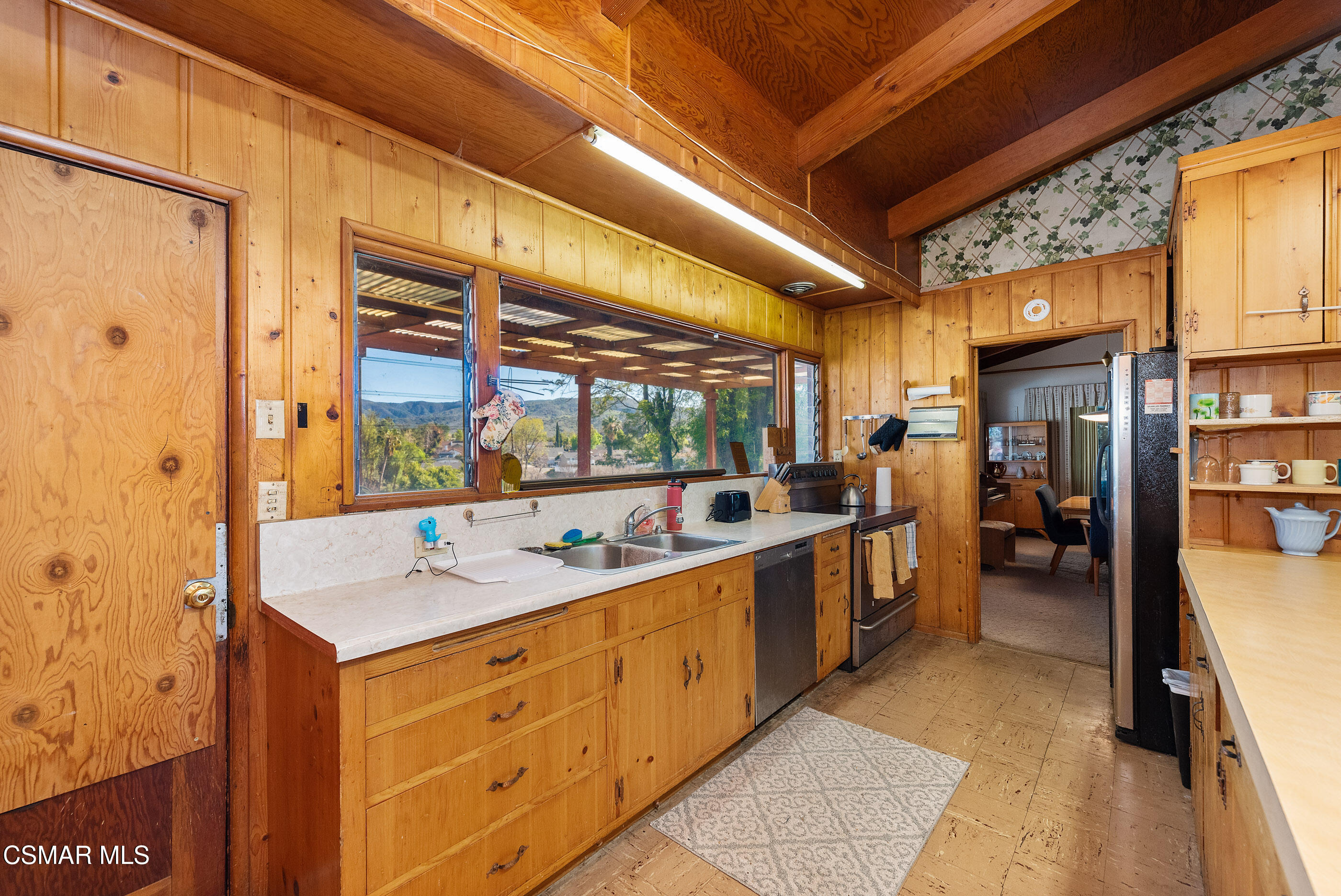 2844 Royal Avenue Simi Valley, CA 93065 - Photo 12 of 83 2844 Royal Ave Simi Valley-12