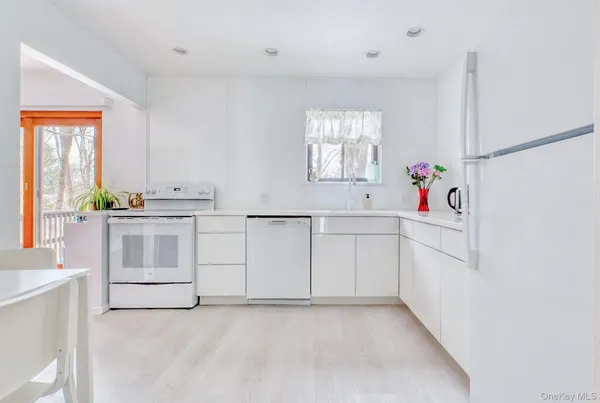 $349,000 | 255 Village Court, Kingston, NY 12401