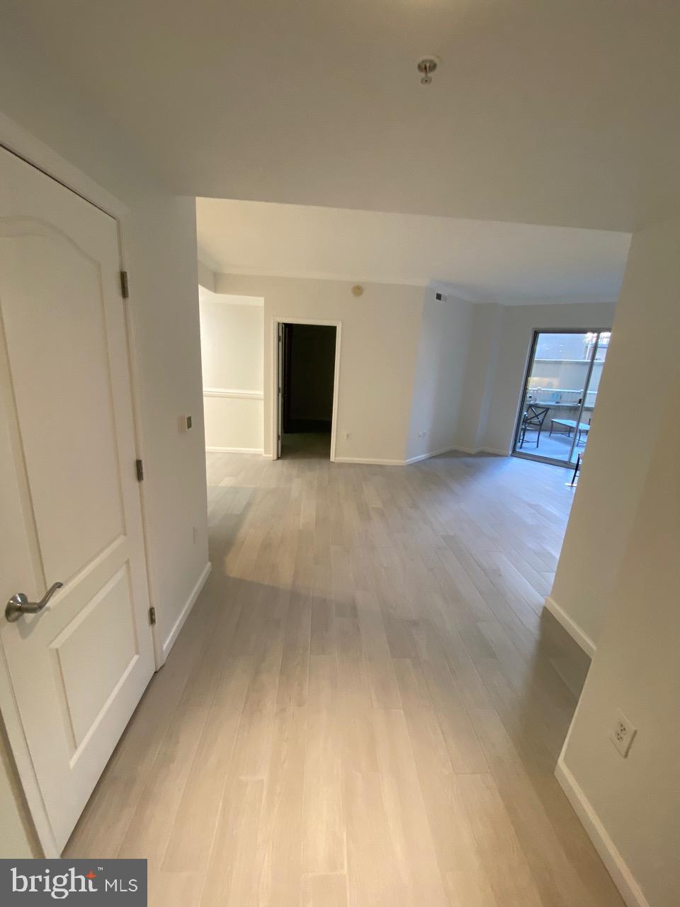 1111 11th Street Northwest, Unit 108 Washington, DC 20001 - Photo 5 of 27 Spacious, light-filled entryway awaits you.