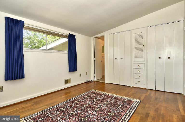 621 Hyde Road Silver Spring, MD 20902 - Photo 16 of 25 Bedroom (Master)