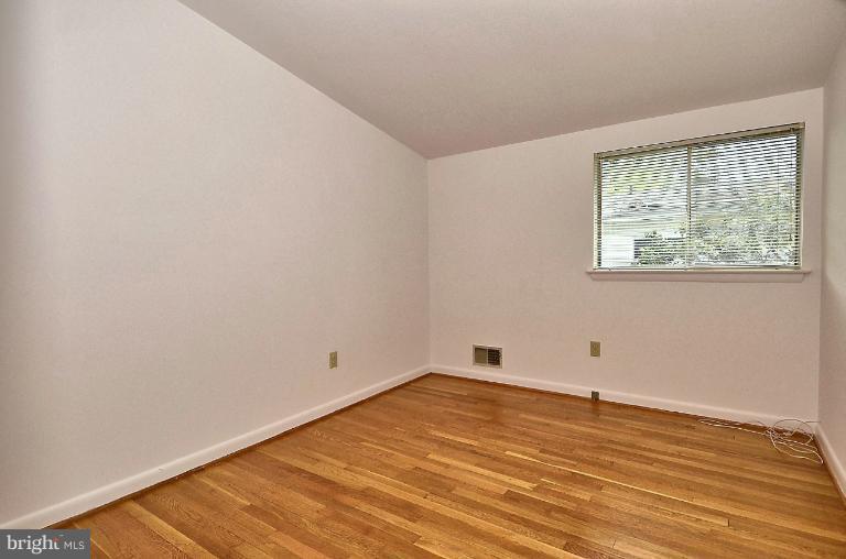 621 Hyde Road Silver Spring, MD 20902 - Photo 19 of 25 Bedroom