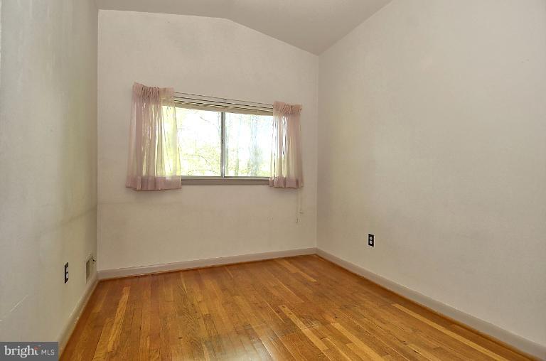 621 Hyde Road Silver Spring, MD 20902 - Photo 21 of 25 Bedroom