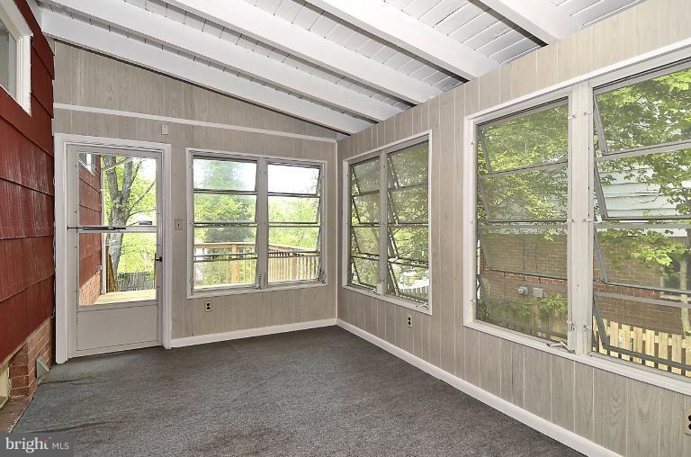 621 Hyde Road Silver Spring, MD 20902 - Photo 9 of 25 View