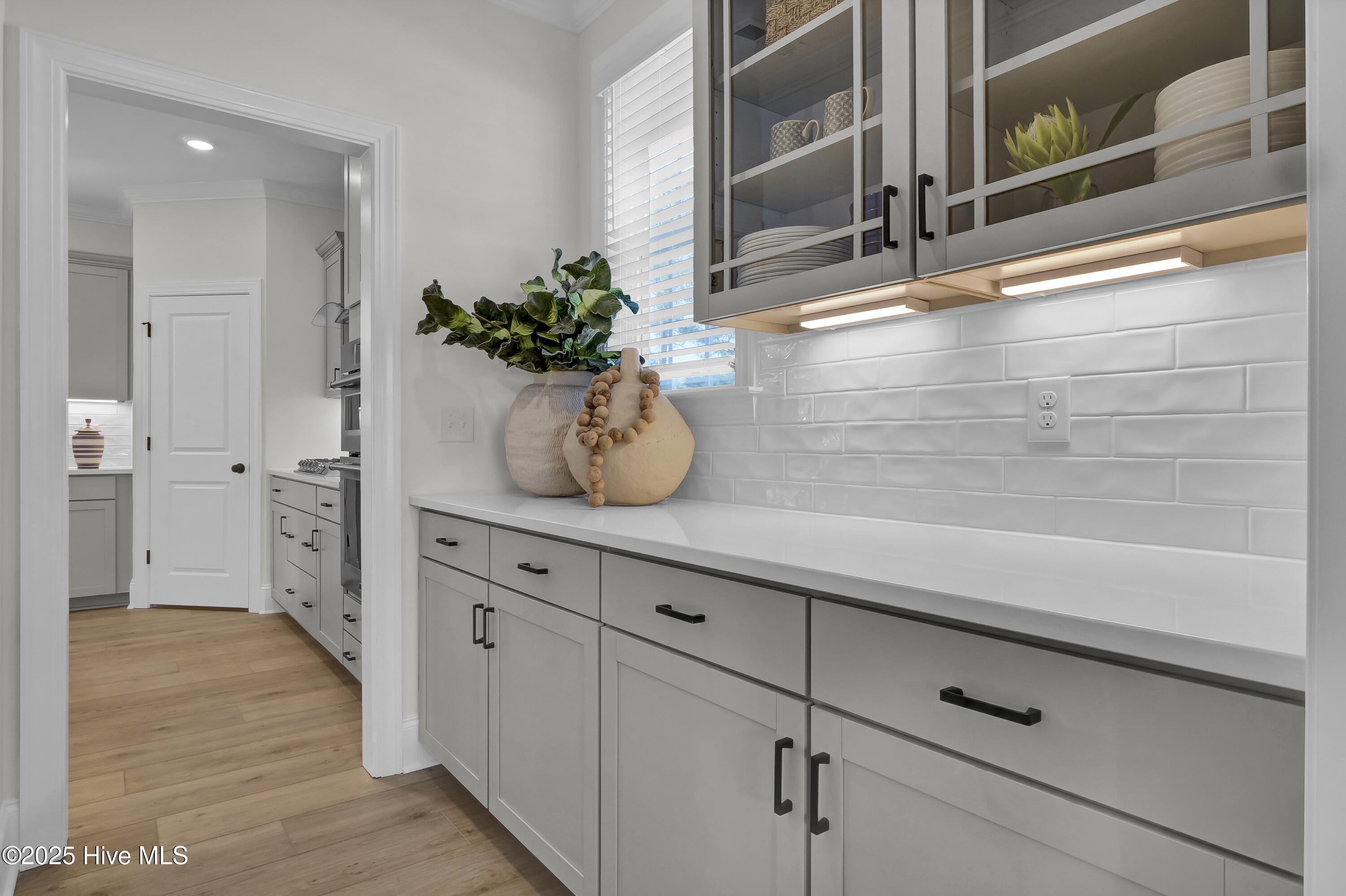 92 Planters Walk Hampstead, NC 28443 - Photo 8 of 56 Butlers Pantry