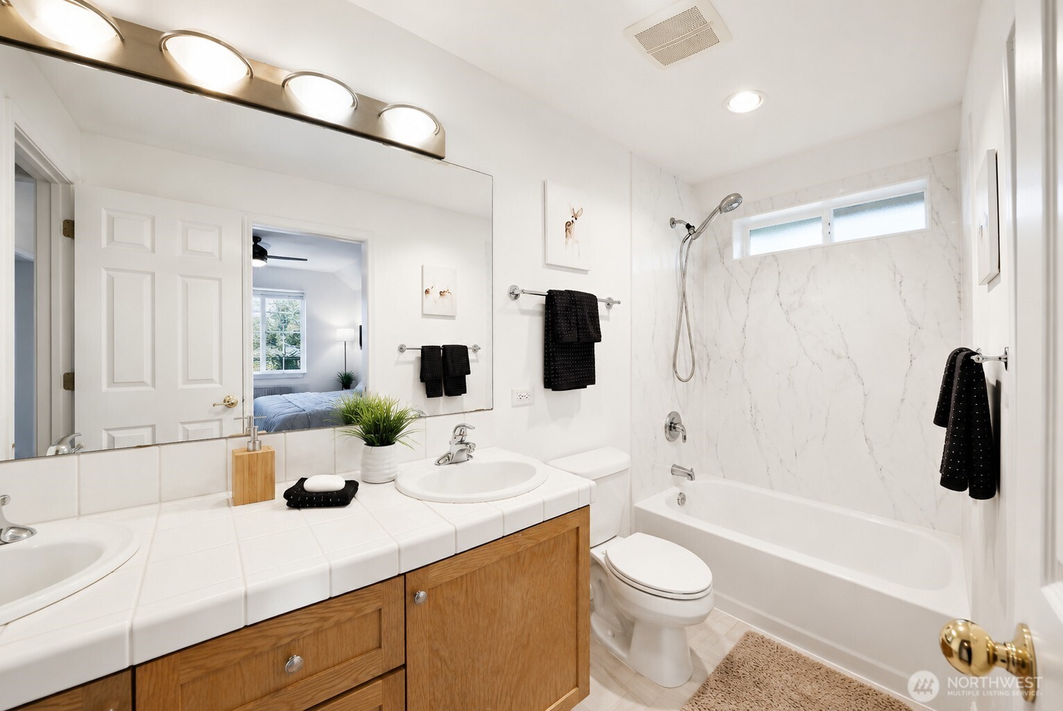 1141 North 93rd Street, Unit B Seattle, WA 98103 - Photo 21 of 30