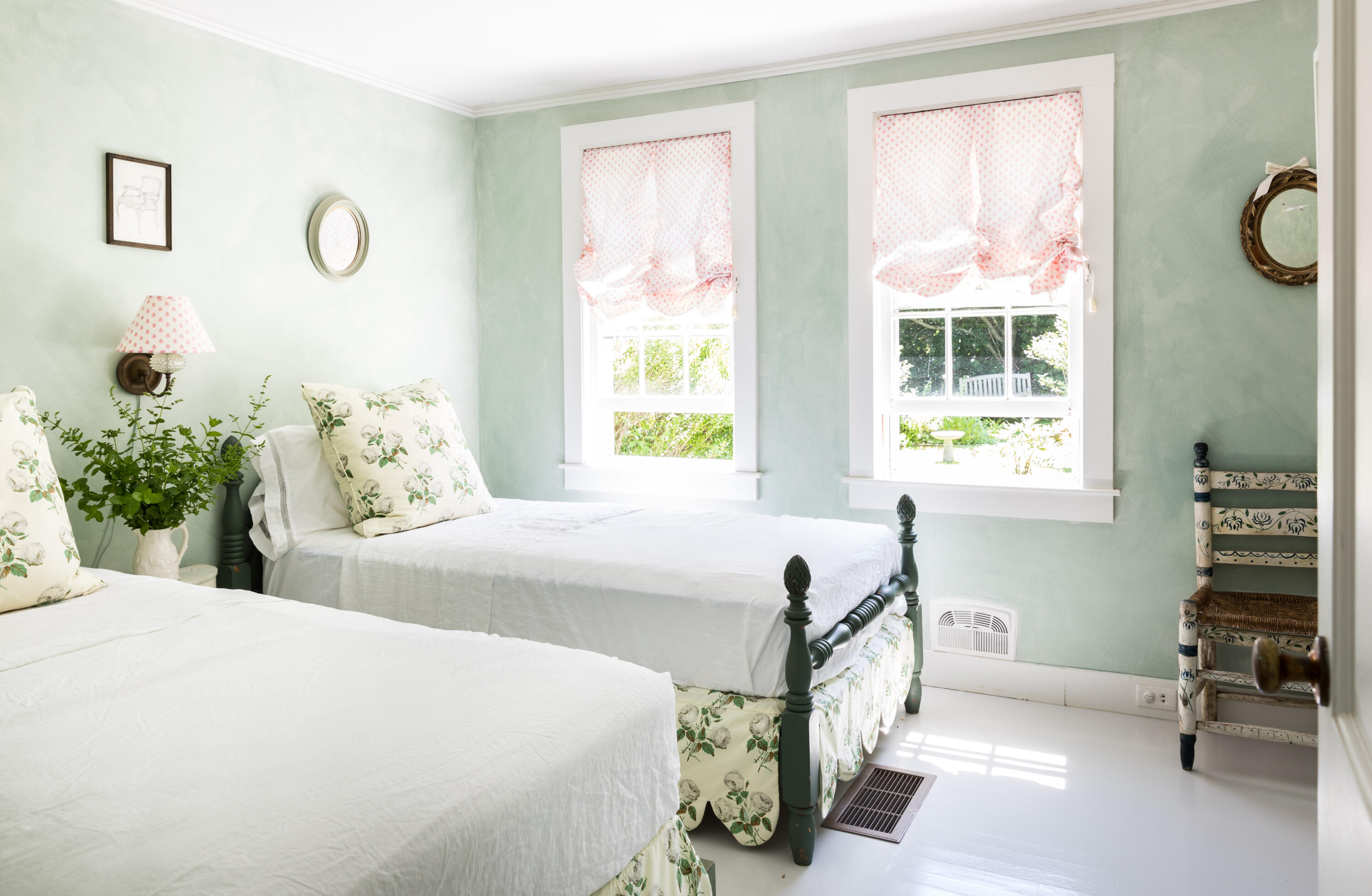 86 Scudder's Lane Barnstable, MA 02630 - Photo 14 of 33 a bedroom with a bed and a window