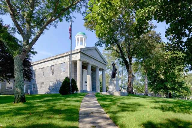 $3,800 | 86 Scudder's Lane, Barnstable, MA 02630