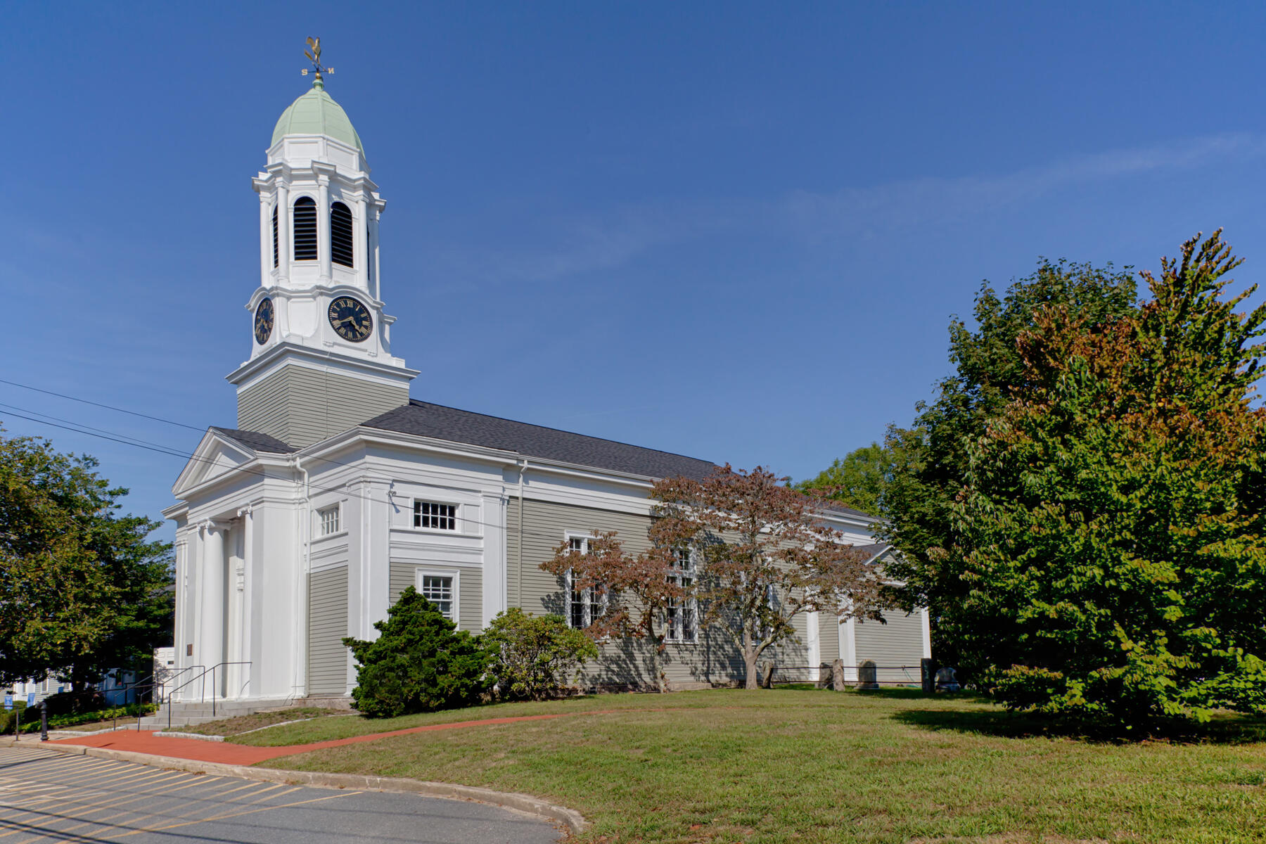 86 Scudder's Lane Barnstable, MA 02630 - Photo 32 of 33 a front view of a house with garden