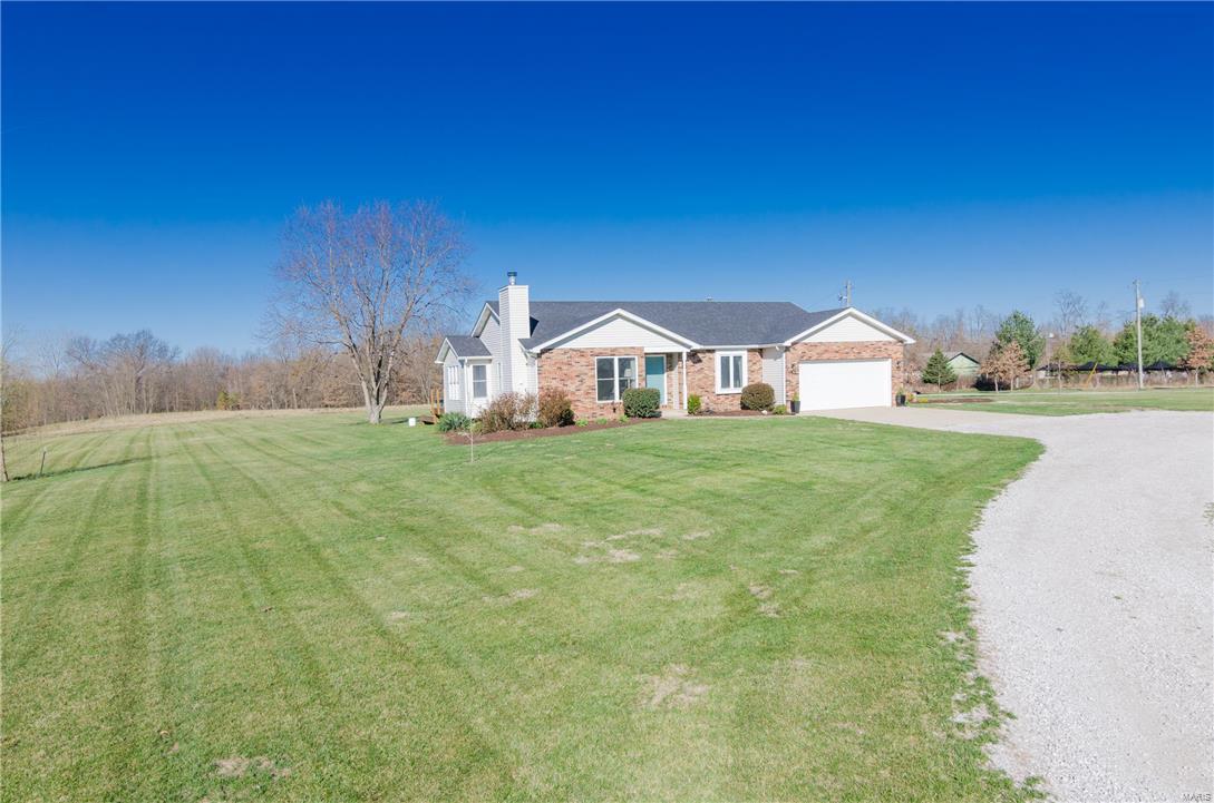 5331 Hazel Road Edwardsville, IL 62025 - Photo 3 of 44