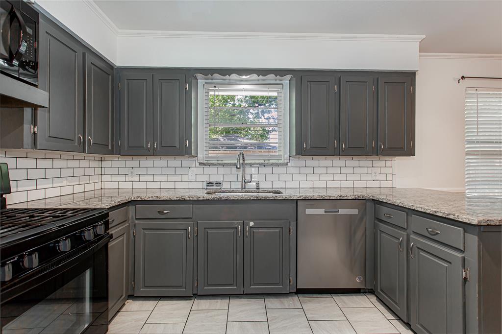 6915 Inverness Lane Dallas, TX 75214 - Photo 11 of 25