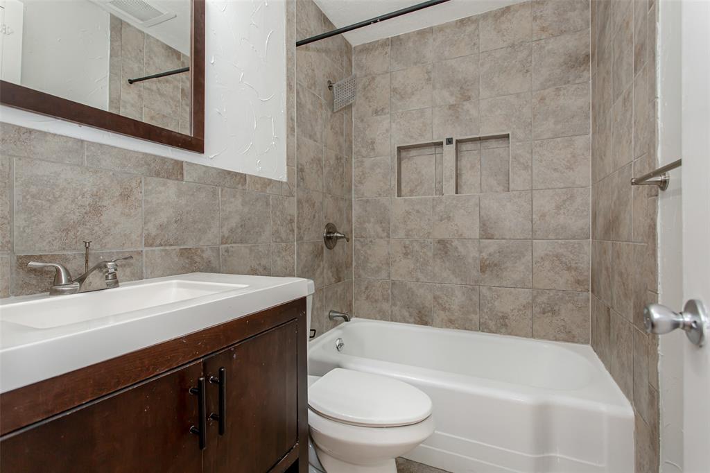 6915 Inverness Lane Dallas, TX 75214 - Photo 18 of 25