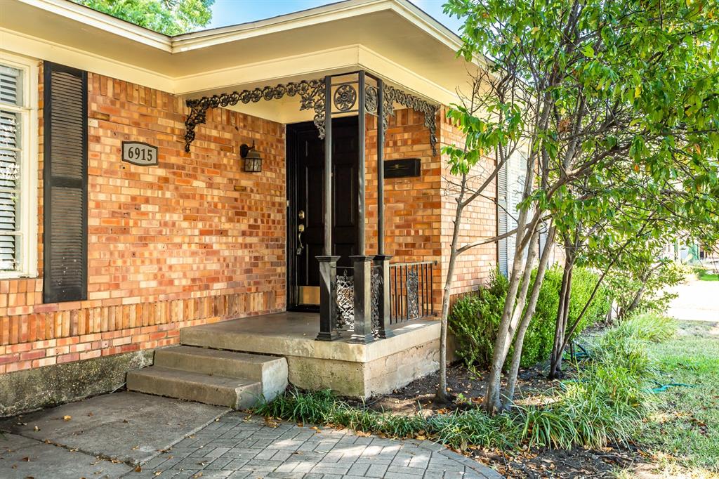 6915 Inverness Lane Dallas, TX 75214 - Photo 2 of 25