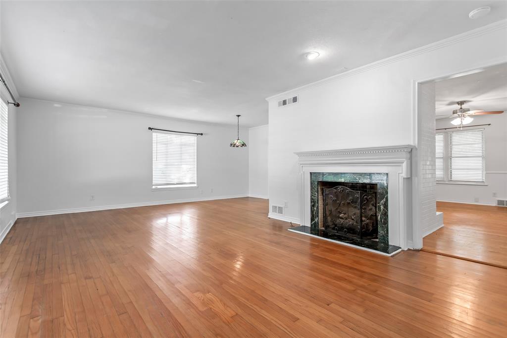 6915 Inverness Lane Dallas, TX 75214 - Photo 5 of 25