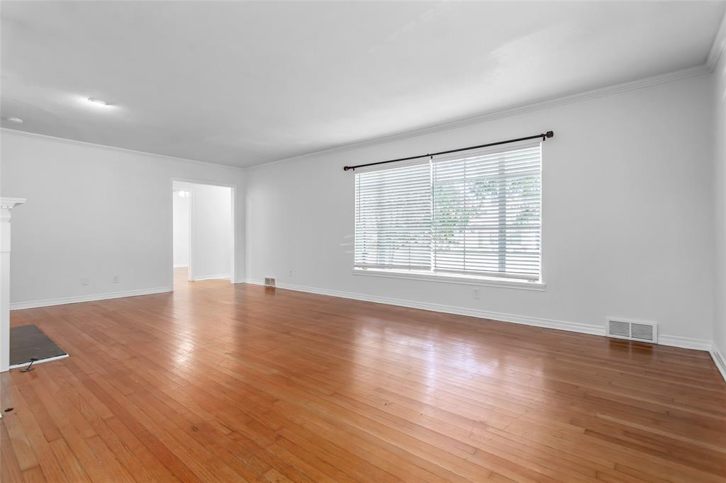 6915 Inverness Lane Dallas, TX 75214 - Photo 7 of 25