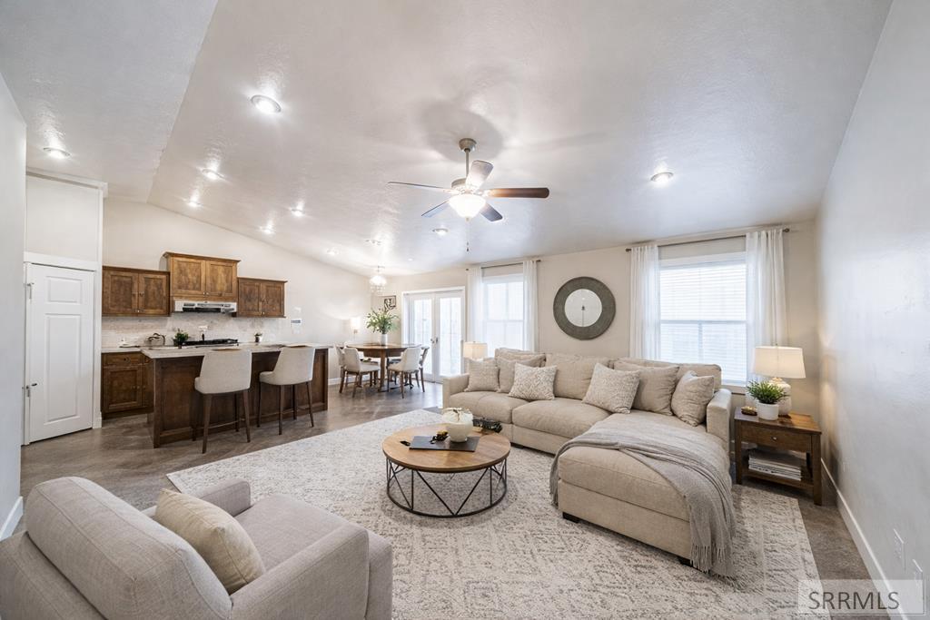 2735 North Waverly Road Idaho Falls, ID 83401 - Photo 2 of 64