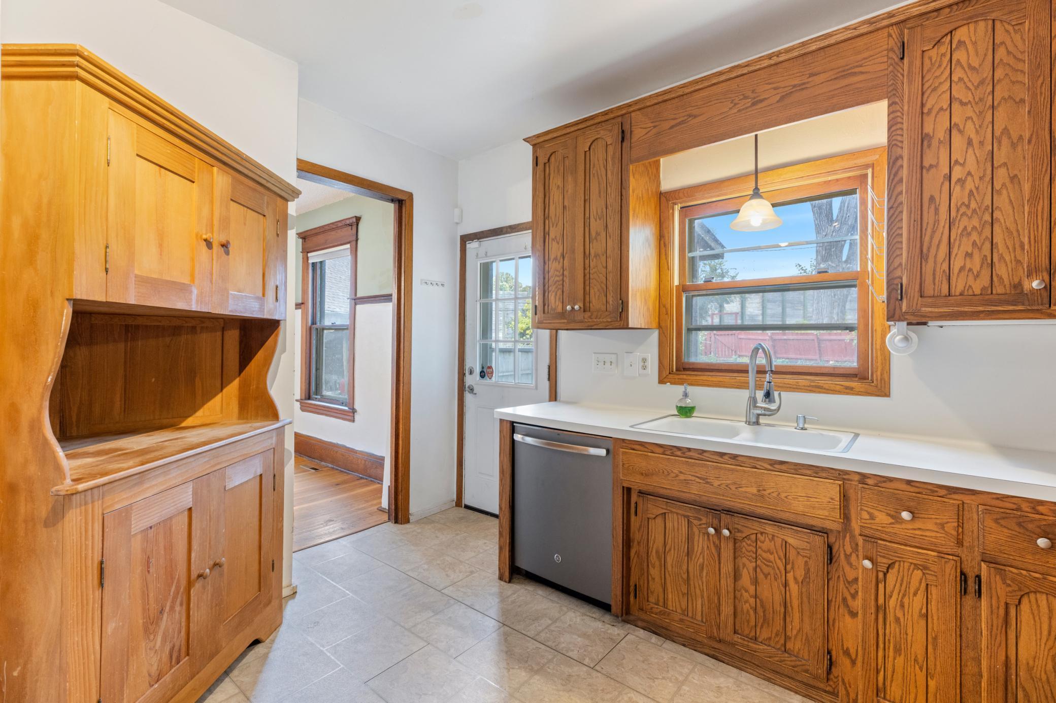 162 Bates Avenue St. Paul, MN 55106 - Photo 11 of 43