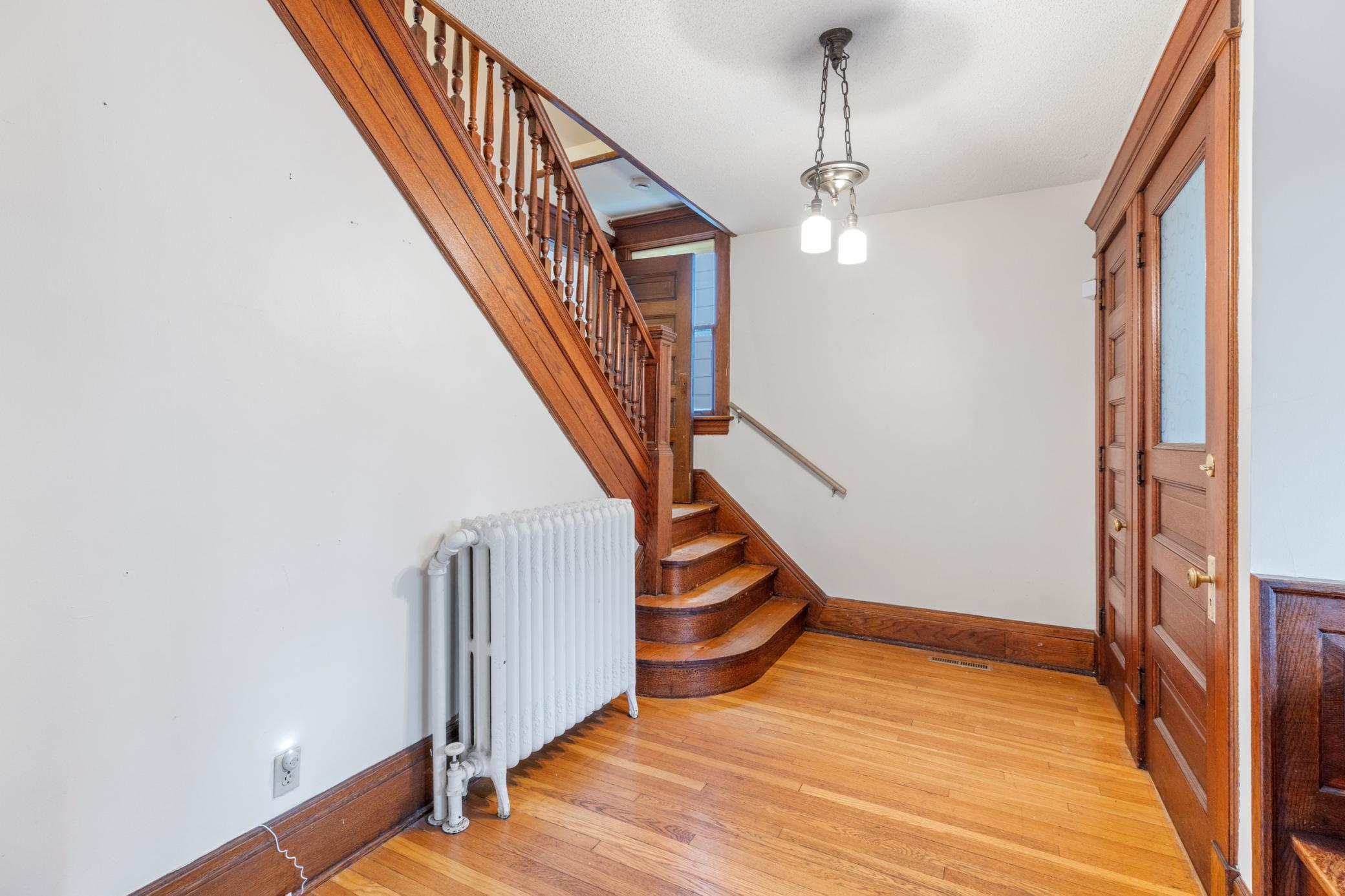 162 Bates Avenue St. Paul, MN 55106 - Photo 4 of 43