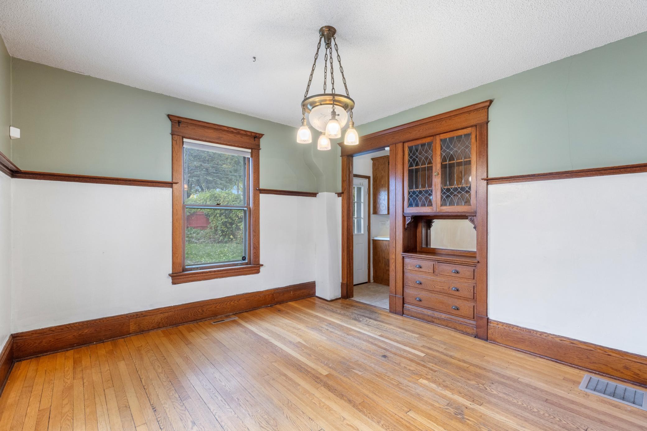 162 Bates Avenue St. Paul, MN 55106 - Photo 8 of 43