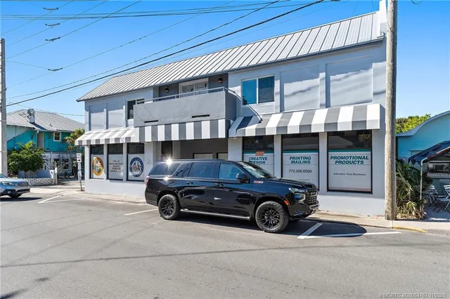 $3,000 | 310 Southeast Denver Avenue, Unit 2, Stuart, FL 34994