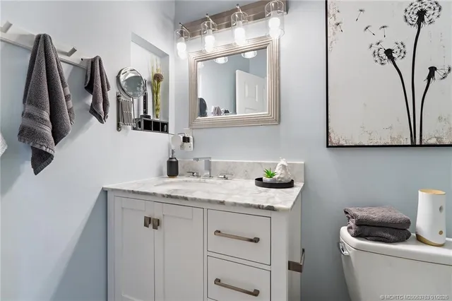 $3,000 | 310 Southeast Denver Avenue, Unit 2, Stuart, FL 34994