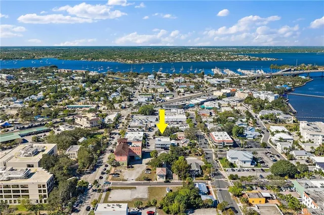 $3,000 | 310 Southeast Denver Avenue, Unit 2, Stuart, FL 34994