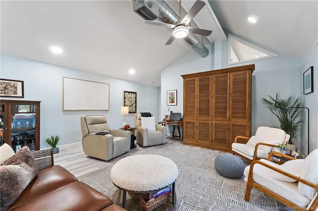 $3,000 | 310 Southeast Denver Avenue, Unit 2, Stuart, FL 34994