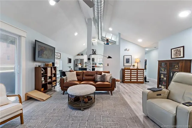 $3,000 | 310 Southeast Denver Avenue, Unit 2, Stuart, FL 34994