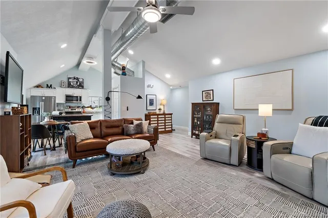 $3,000 | 310 Southeast Denver Avenue, Unit 2, Stuart, FL 34994