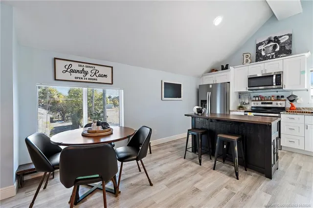 $3,000 | 310 Southeast Denver Avenue, Unit 2, Stuart, FL 34994