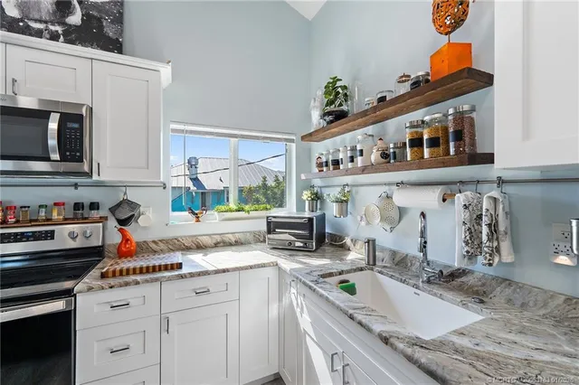 $3,000 | 310 Southeast Denver Avenue, Unit 2, Stuart, FL 34994