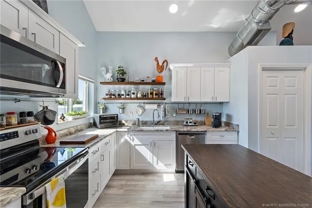 $3,000 | 310 Southeast Denver Avenue, Unit 2, Stuart, FL 34994