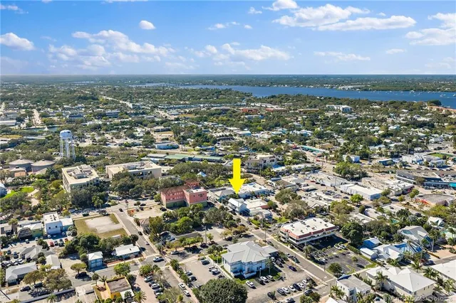 $3,000 | 310 Southeast Denver Avenue, Unit 2, Stuart, FL 34994
