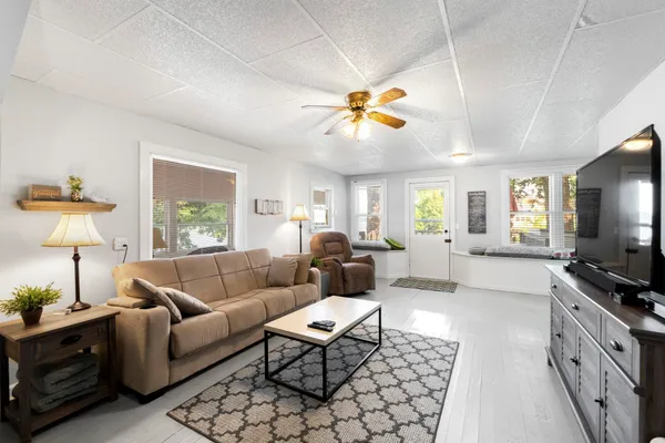 $229,500 | 320 Ln 120 Hamilton Lake, Hamilton, IN 46742