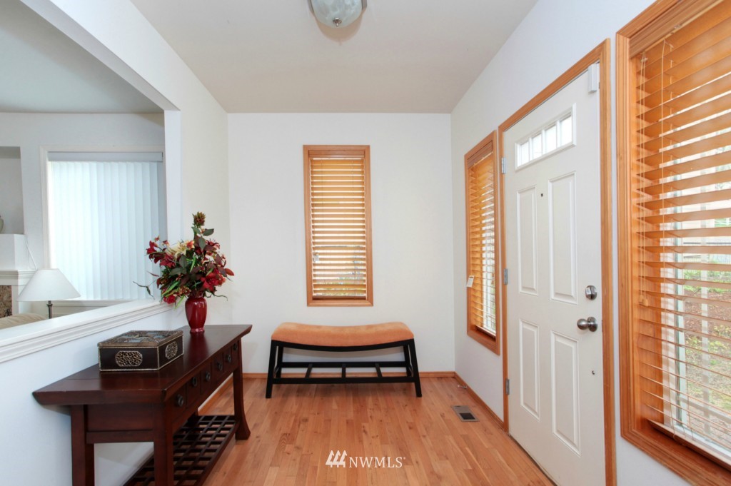 917 North 86th Street Seattle, WA 98103 - Photo 2 of 15
