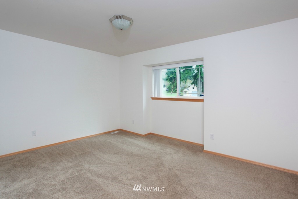 917 North 86th Street Seattle, WA 98103 - Photo 12 of 15