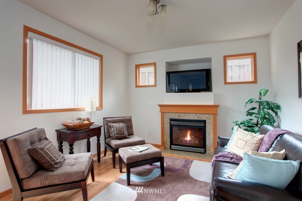 917 North 86th Street Seattle, WA 98103 - Photo 8 of 15