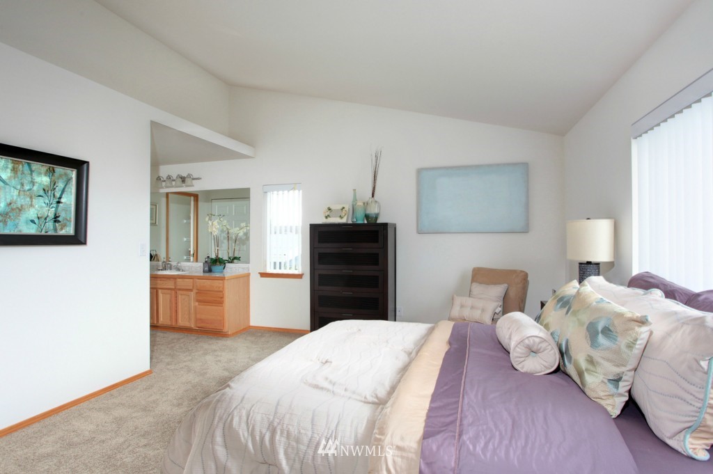 917 North 86th Street Seattle, WA 98103 - Photo 9 of 15