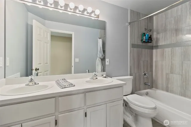 $799,995 | 16218 Southeast 261st Place, Covington, WA 98042