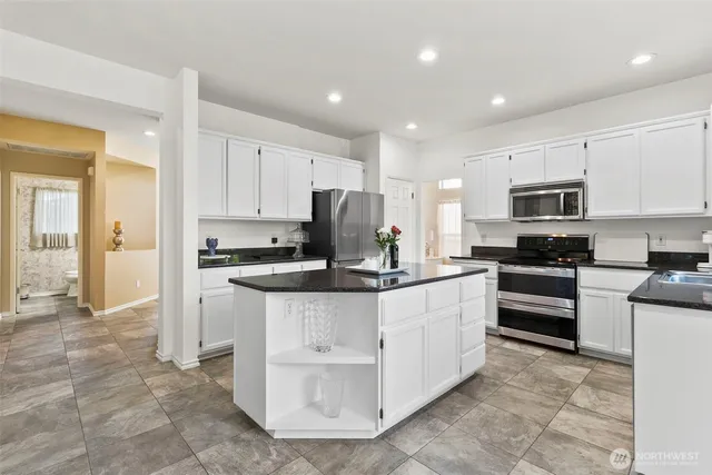 $799,995 | 16218 Southeast 261st Place, Covington, WA 98042