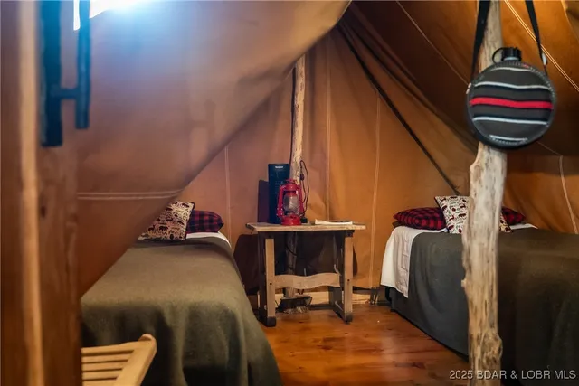 $2,000,000 | 129 Vaughan Road, Eldon, MO 65026