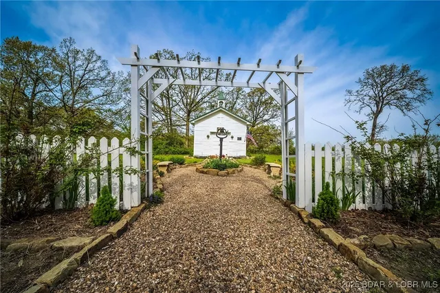 $2,000,000 | 129 Vaughan Road, Eldon, MO 65026