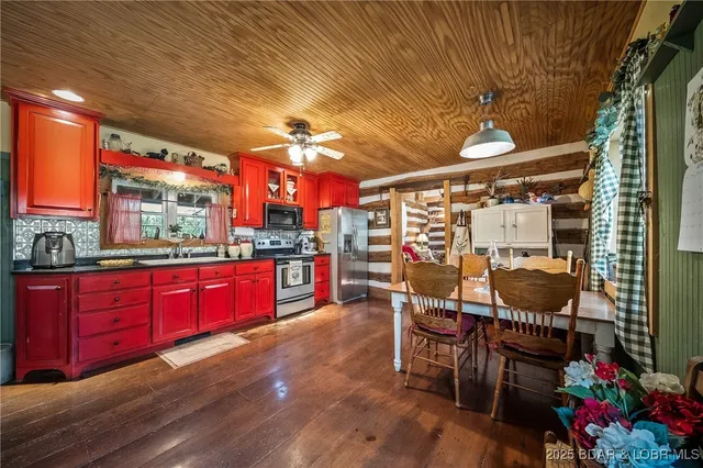 $2,000,000 | 129 Vaughan Road, Eldon, MO 65026