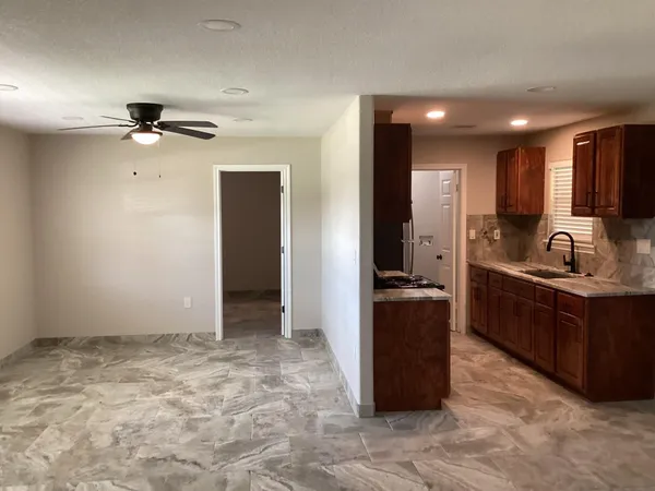 $1,900 | 1903 Harris Avenue, Pasadena, TX 77506